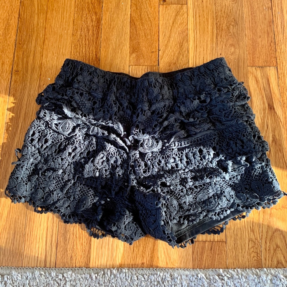 Lace mid waist shorts